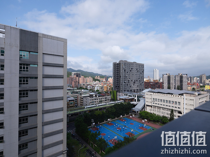 Fujifilm GFX100S 评测报告｜中画幅 x 一亿像素 x 高便携性
