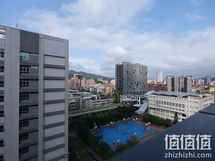 Fujifilm GFX100S 评测报告｜中画幅 x 一亿像素 x 高便携性