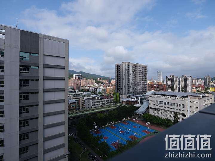 Fujifilm GFX100S 评测报告｜中画幅 x 一亿像素 x 高便携性