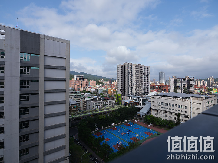Fujifilm GFX100S 评测报告｜中画幅 x 一亿像素 x 高便携性