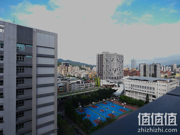 Fujifilm GFX100S 评测报告｜中画幅 x 一亿像素 x 高便携性