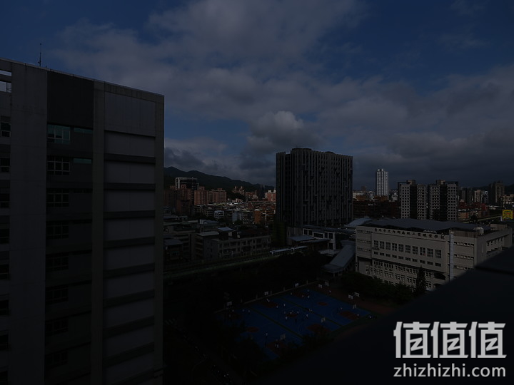 Fujifilm GFX100S 评测报告｜中画幅 x 一亿像素 x 高便携性