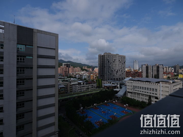 Fujifilm GFX100S 评测报告｜中画幅 x 一亿像素 x 高便携性