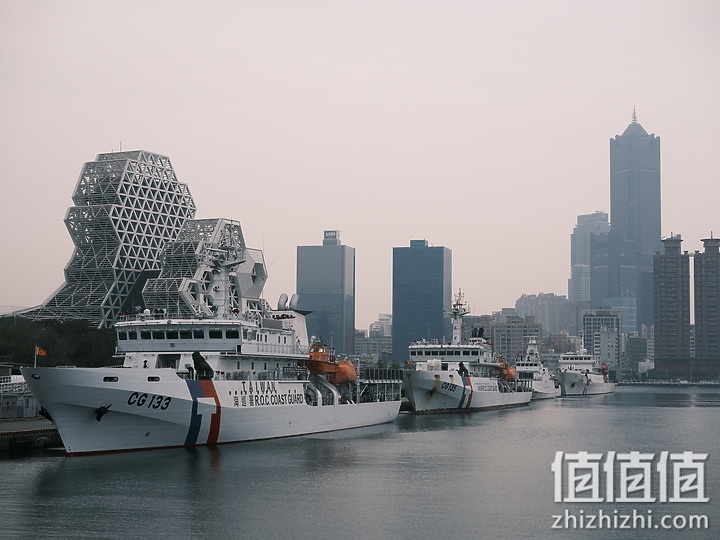 Fujifilm GFX100S 评测报告｜中画幅 x 一亿像素 x 高便携性