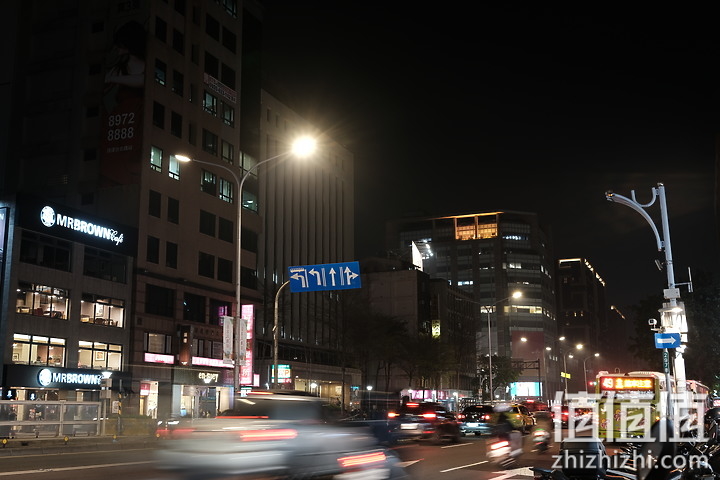 Fujifilm X-E4 超轻巧登场+ XF27mm F2.8 R WR 新镜动手玩！