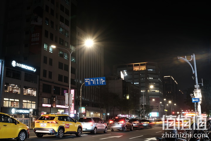 Fujifilm X-E4 超轻巧登场+ XF27mm F2.8 R WR 新镜动手玩！