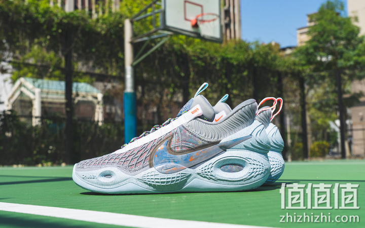 Nike Cosmic Unity 特殊配色开箱分享 在理想与实战间取得平衡！
