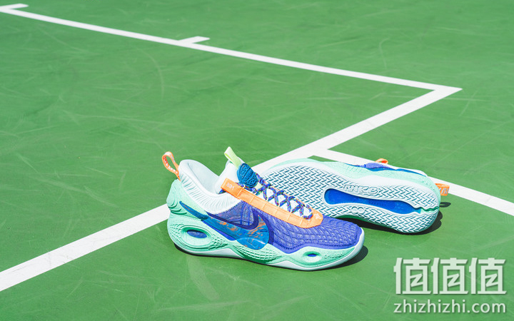 Nike Cosmic Unity 特殊配色开箱分享 在理想与实战间取得平衡！