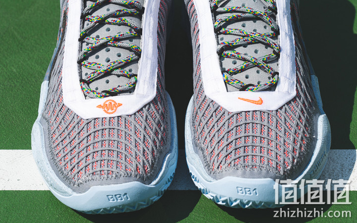 Nike Cosmic Unity 特殊配色开箱分享 在理想与实战间取得平衡！