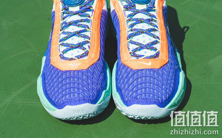 Nike Cosmic Unity 特殊配色开箱分享 在理想与实战间取得平衡！