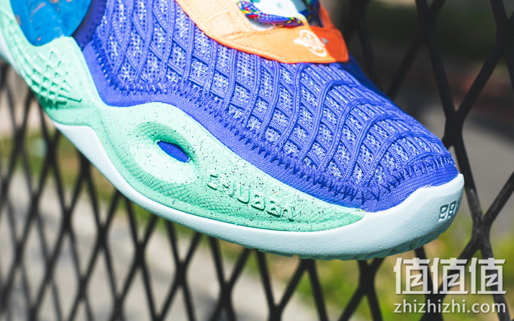 Nike Cosmic Unity 特殊配色开箱分享 在理想与实战间取得平衡！