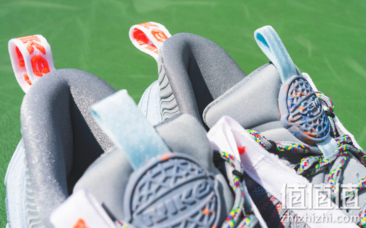 Nike Cosmic Unity 特殊配色开箱分享 在理想与实战间取得平衡！