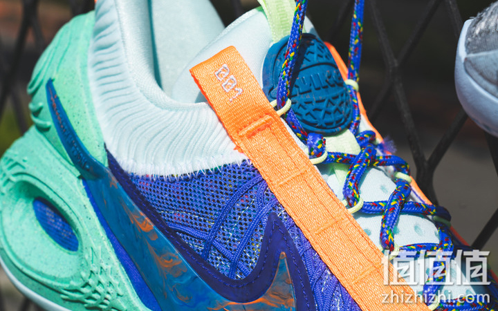 Nike Cosmic Unity 特殊配色开箱分享 在理想与实战间取得平衡！