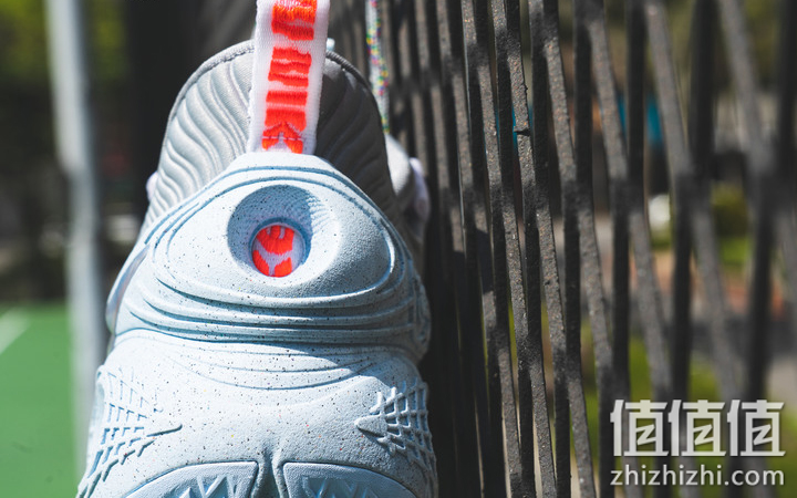 Nike Cosmic Unity 特殊配色开箱分享 在理想与实战间取得平衡！