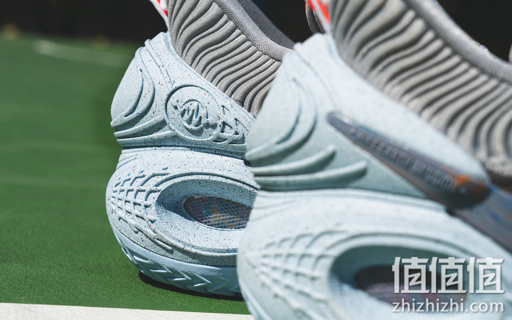 Nike Cosmic Unity 特殊配色开箱分享 在理想与实战间取得平衡！