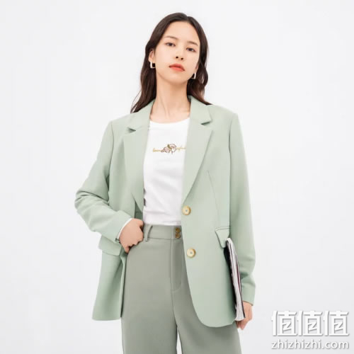 风姿卓越的女士小西服推荐