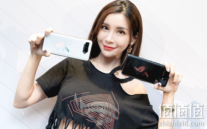 ROG 游戏手机5 评测报告｜回归绚烂设计 机型再进化