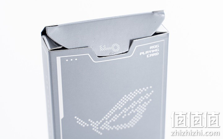 ROG 游戏手机5 评测报告｜回归绚烂设计 机型再进化