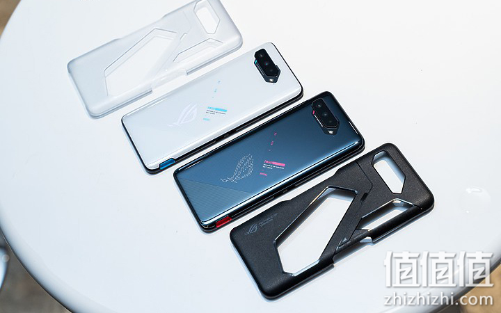 ROG 游戏手机5 评测报告｜回归绚烂设计 机型再进化