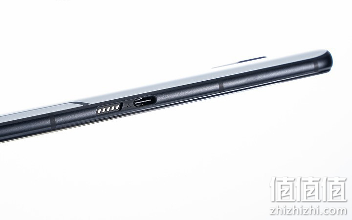 ROG 游戏手机5 评测报告｜回归绚烂设计 机型再进化