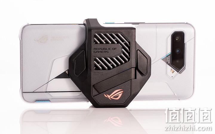 ROG 游戏手机5 评测报告｜回归绚烂设计 机型再进化