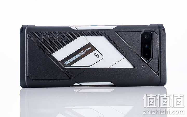 ROG 游戏手机5 评测报告｜回归绚烂设计 机型再进化