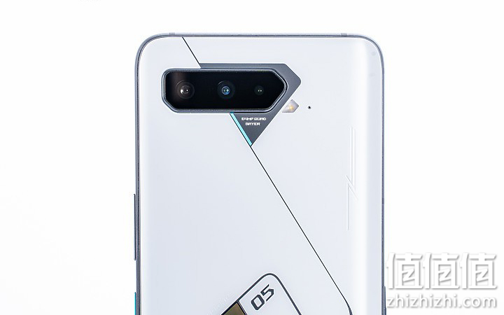 ROG 游戏手机5 评测报告｜回归绚烂设计 机型再进化