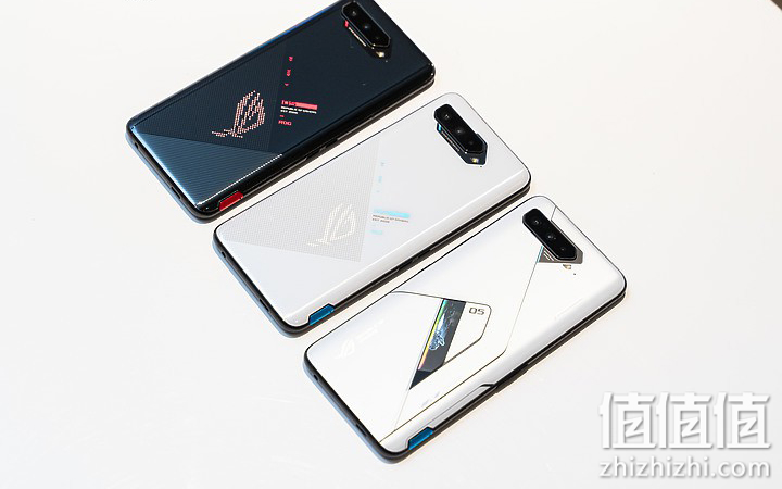 ROG 游戏手机5 评测报告｜回归绚烂设计 机型再进化