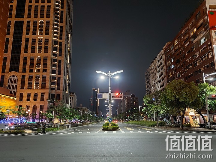 三星Galaxy A52 5G手机体验报告 该有的配置一样不少！