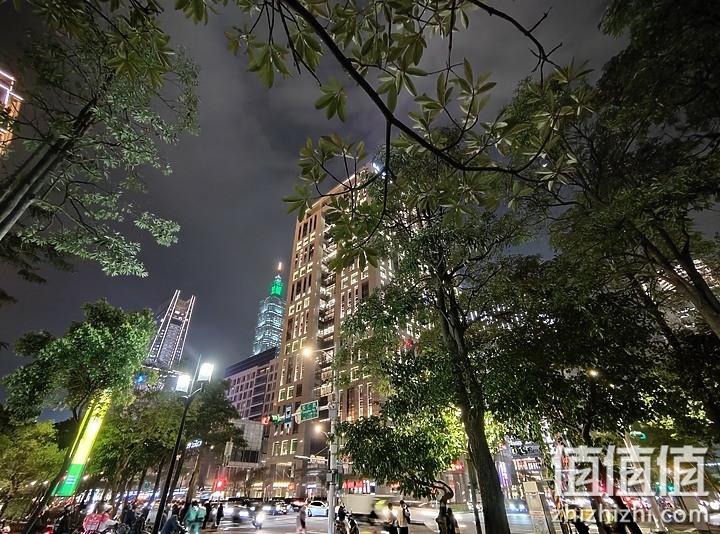 小米11 相机试拍：生活使用有余 专业性略显不足