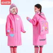 幼儿园儿童小学生带书包位雨衣