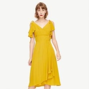 URBAN REVIVO  女士 纯色V领露肩连衣裙 WE30S7AE2001Y6