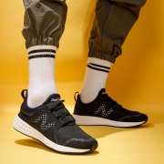 20点开始、前1500件：new balance Fresh Foam系列 MCRUZBK 男款跑鞋