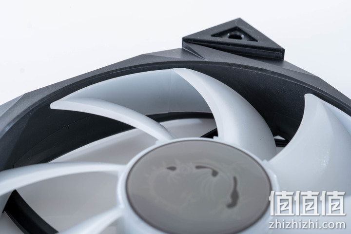MSI MPG CORELIQUID K360水冷散热器实测 水冷头风扇加持提高散热力