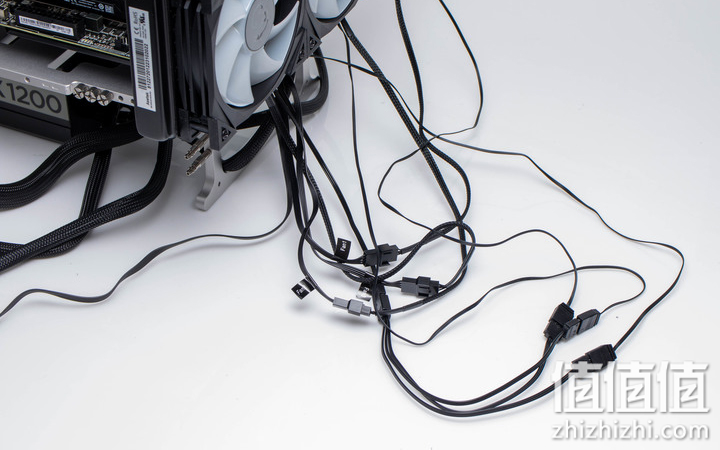 MSI MPG CORELIQUID K360水冷散热器实测 水冷头风扇加持提高散热力