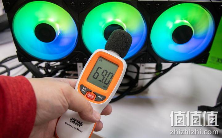 MSI MPG CORELIQUID K360水冷散热器实测 水冷头风扇加持提高散热力