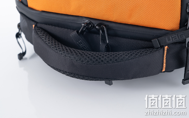 UAG 耐冲击系列 18L背包试用：军规级防护 搭配多层收纳