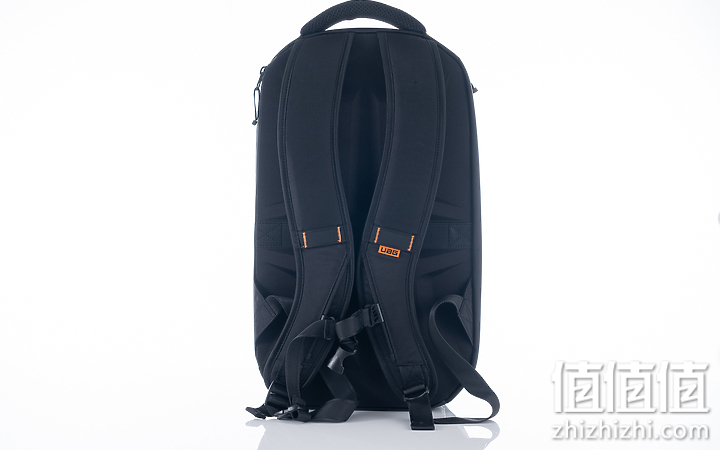UAG 耐冲击系列 18L背包试用：军规级防护 搭配多层收纳