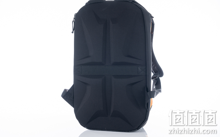 UAG 耐冲击系列 18L背包试用：军规级防护 搭配多层收纳