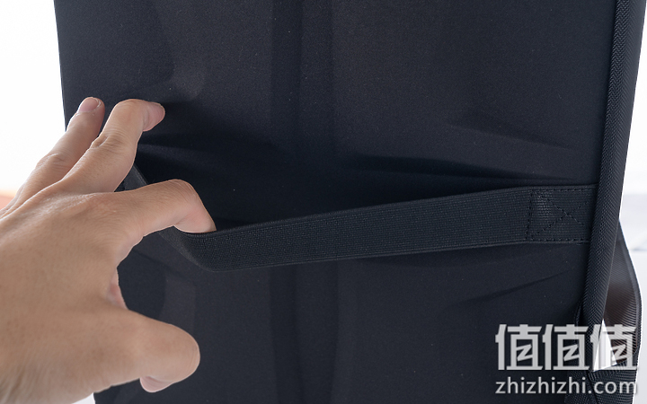 UAG 耐冲击系列 18L背包试用：军规级防护 搭配多层收纳