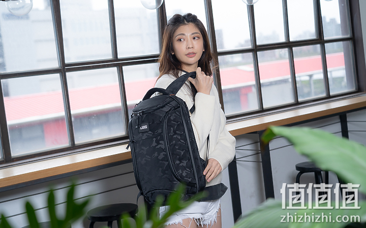 UAG 耐冲击系列 18L背包试用：军规级防护 搭配多层收纳