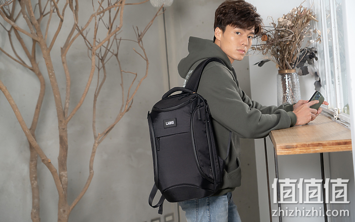 UAG 耐冲击系列 18L背包试用：军规级防护 搭配多层收纳