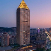 杭州开元名都大酒店 豪华双床房 1晚 早餐2份 + 森泊水乐园成人票2张 1份 + 浙枪汇实弹射击俱乐部子弹20发