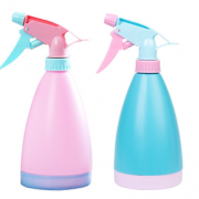 白 菜价！萌肉居  园艺工具糖果色洒水壶 400ml 随机颜色1个