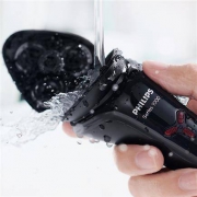 Philips/飞利浦 可水洗电动剃须刀