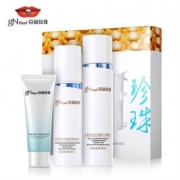 限量3000件、14点：京润珍珠 珍珠养肤套盒 （洁面乳50g+爽肤水150ml+保湿乳100g）