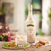 临期特价，美国进口：700mlx2瓶 Baileys百利甜酒 新杏仁味