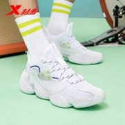 XTEP 特步 984319116116 男款运动休闲跑鞋