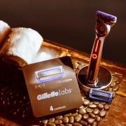 百亿补贴：吉列（Gillette）剃须刀 发热石SPA级剃须先锋 LABS热感 5层超薄刀片（1刀架+6刀头+1充电底座）