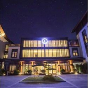 杭州灵山开元颐居酒店 精选房1晚（含双早+马场体验券+家庭正餐等）